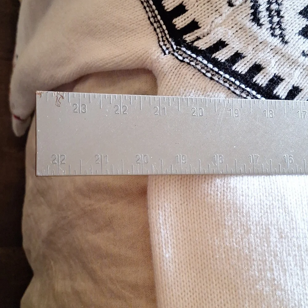 Knit sweater - Picture 2 of 4